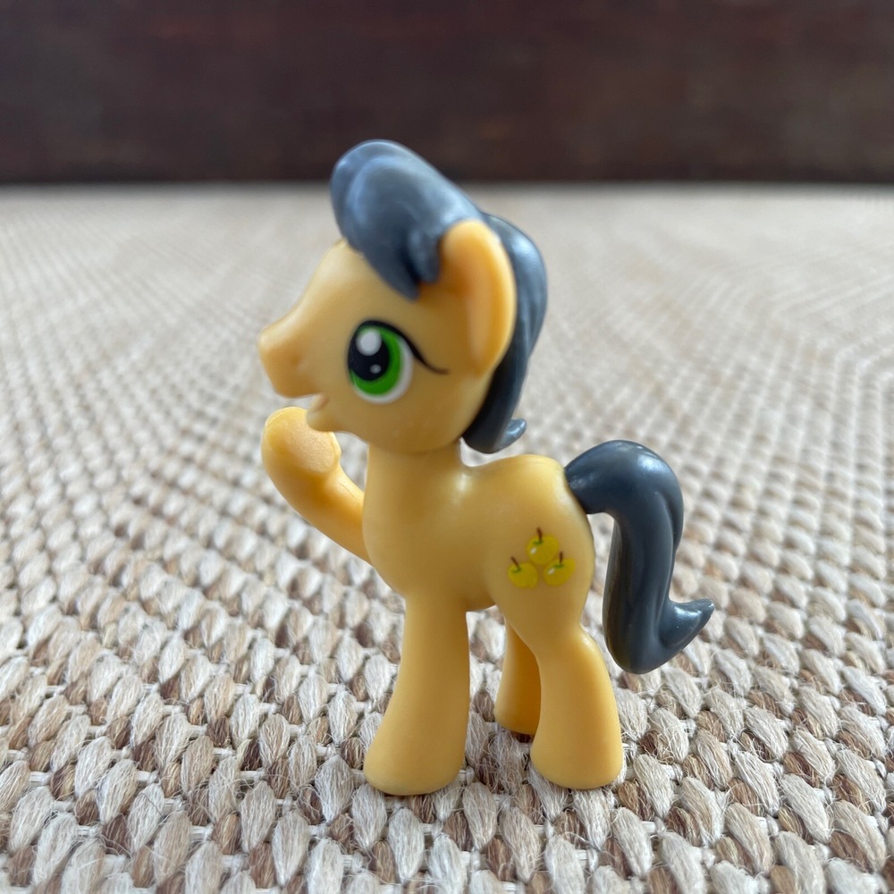 2011 My Little Pony Golden Delicious Figure 2" Tall